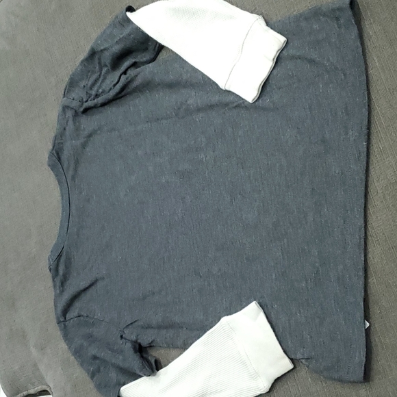 💥50% sale💥 GAP downtown gym NYC 2 layer tee szS #b480 - Picture 4 of 5